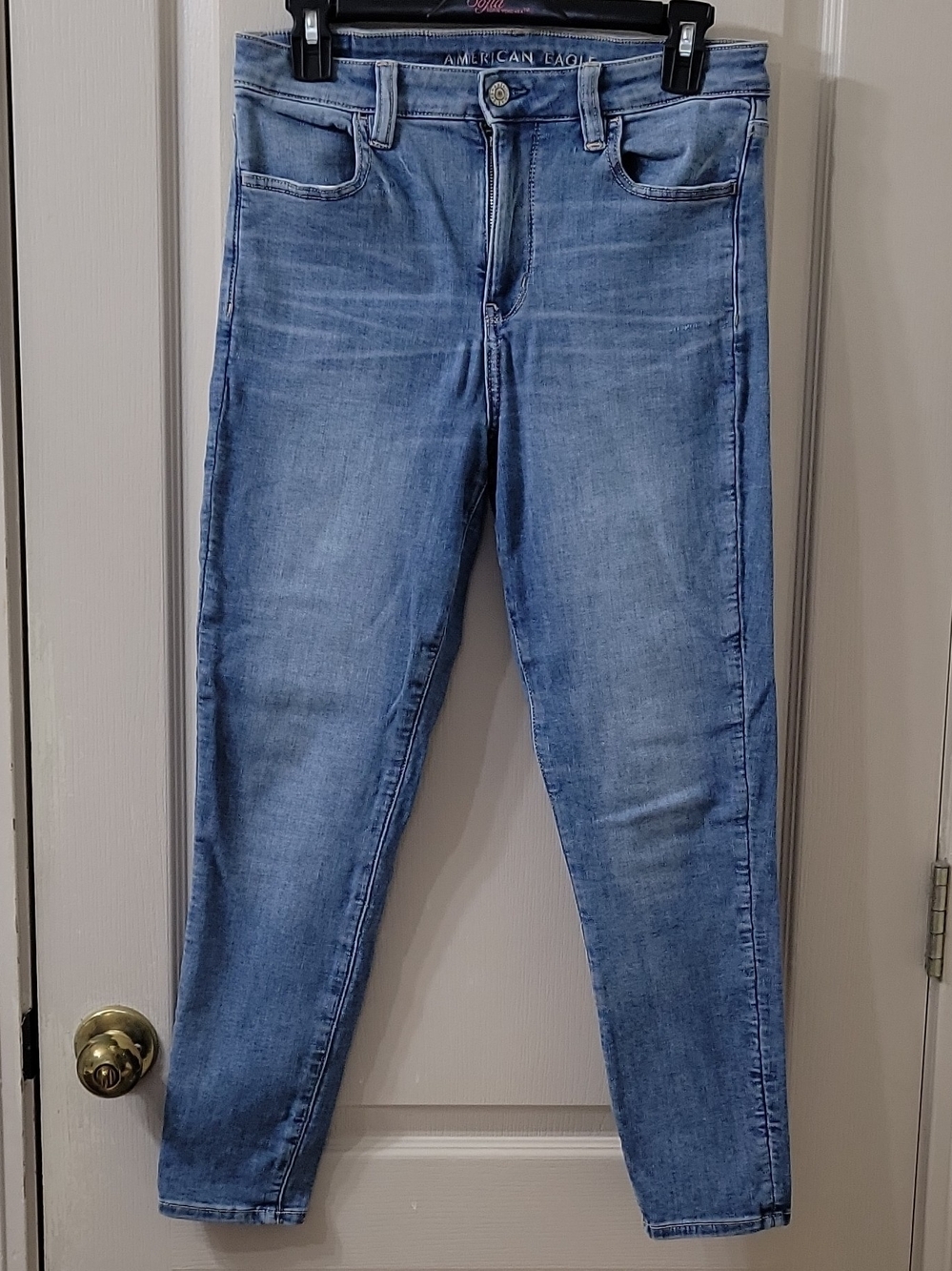 American Eagle Outfitters Light Wash Women’s Skinny Jeans